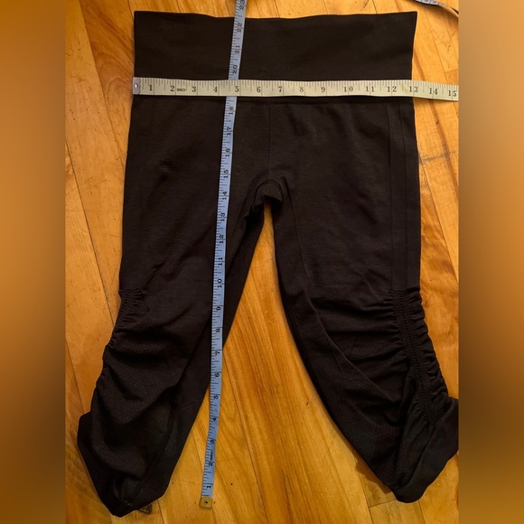 Lululemon In The Flow Cropped Leggings 4 - Picture 2 of 5